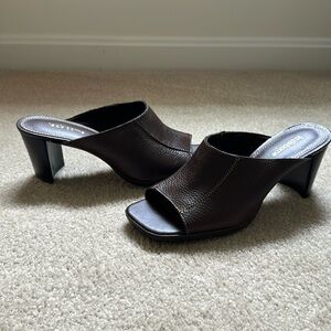 New, never worn Liz Claiborne sandles